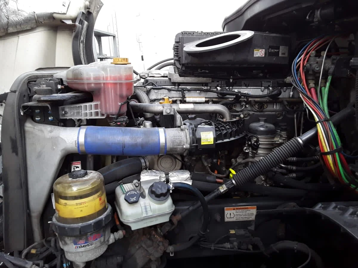 2020 Freightliner Cascadia - image 8