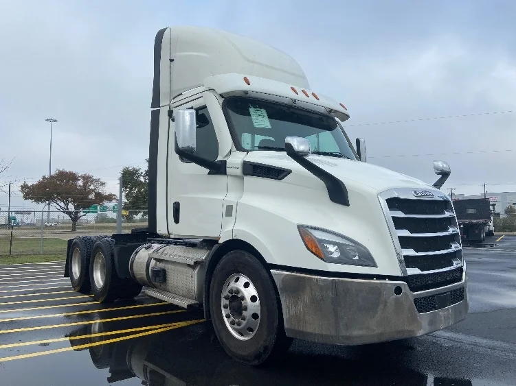 2021 Freightliner Cascadia in Houston, TX