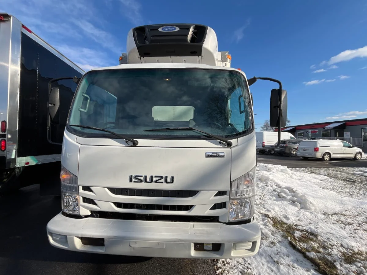 2016 Isuzu NRR - image 2