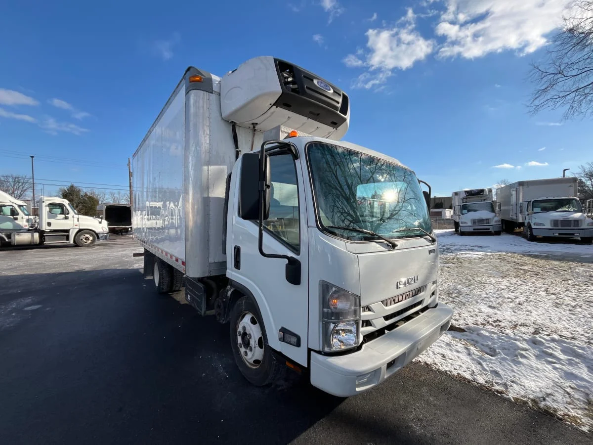 2016 Isuzu NRR in Beltsville, MD — photo 3