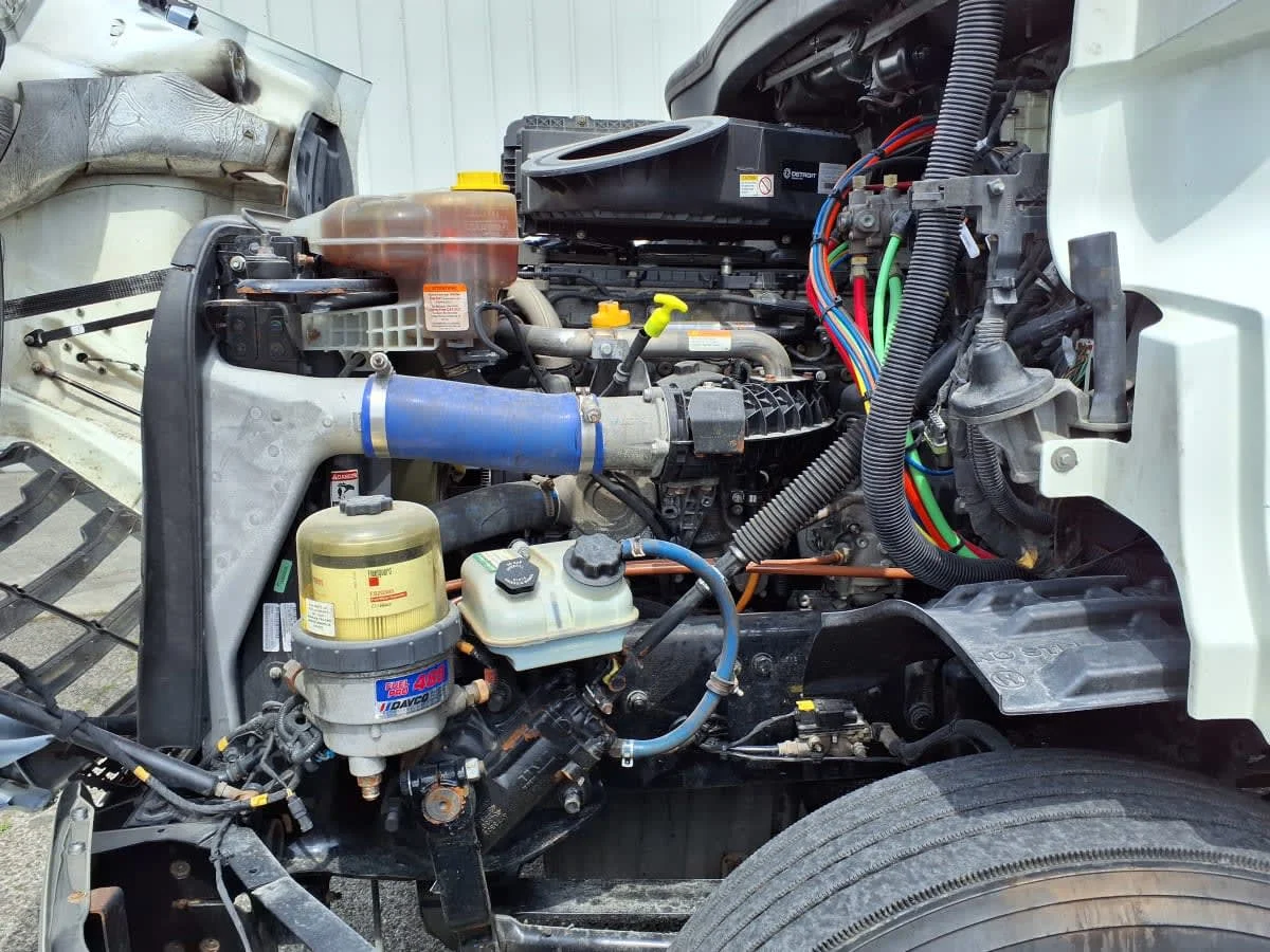 2020 Freightliner Cascadia in Knoxville, TN — photo 8