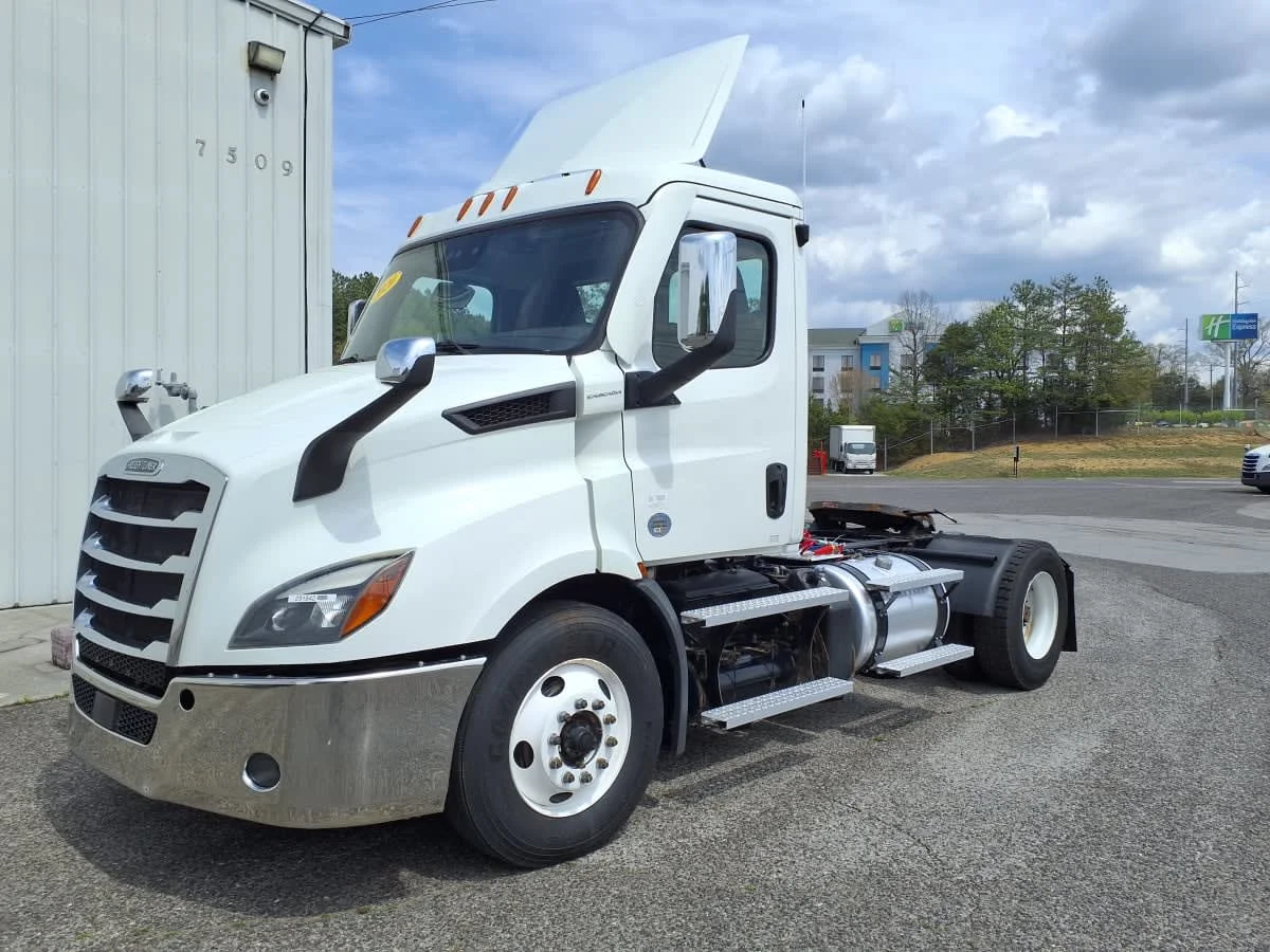2020 Freightliner Cascadia in Knoxville, TN