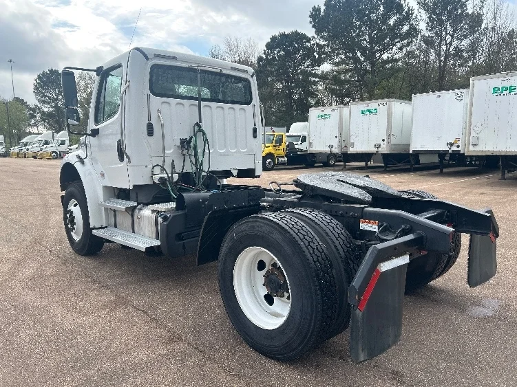 2020 Freightliner M2 106 - image 5