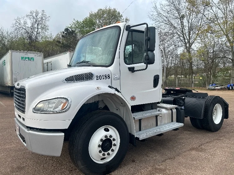 2020 Freightliner M2 106 - image 3