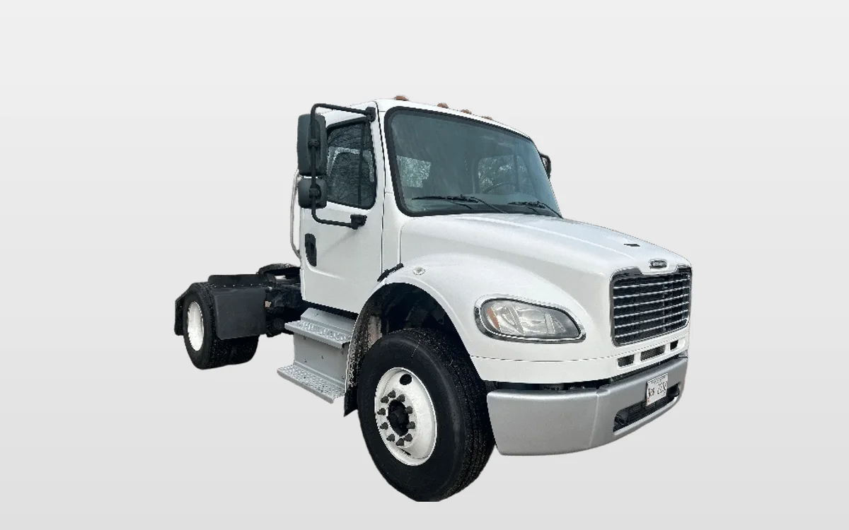 2020 Freightliner M2 106 - image 1