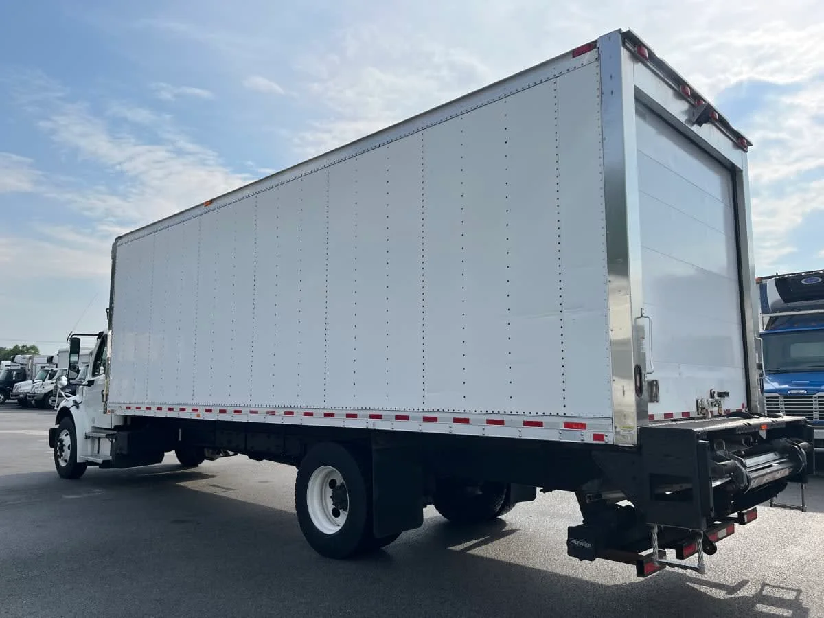 2018 Freightliner M2 106 in Beltsville, MD — photo 6
