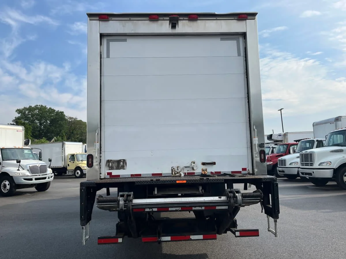 2018 Freightliner M2 106 in Beltsville, MD — photo 5