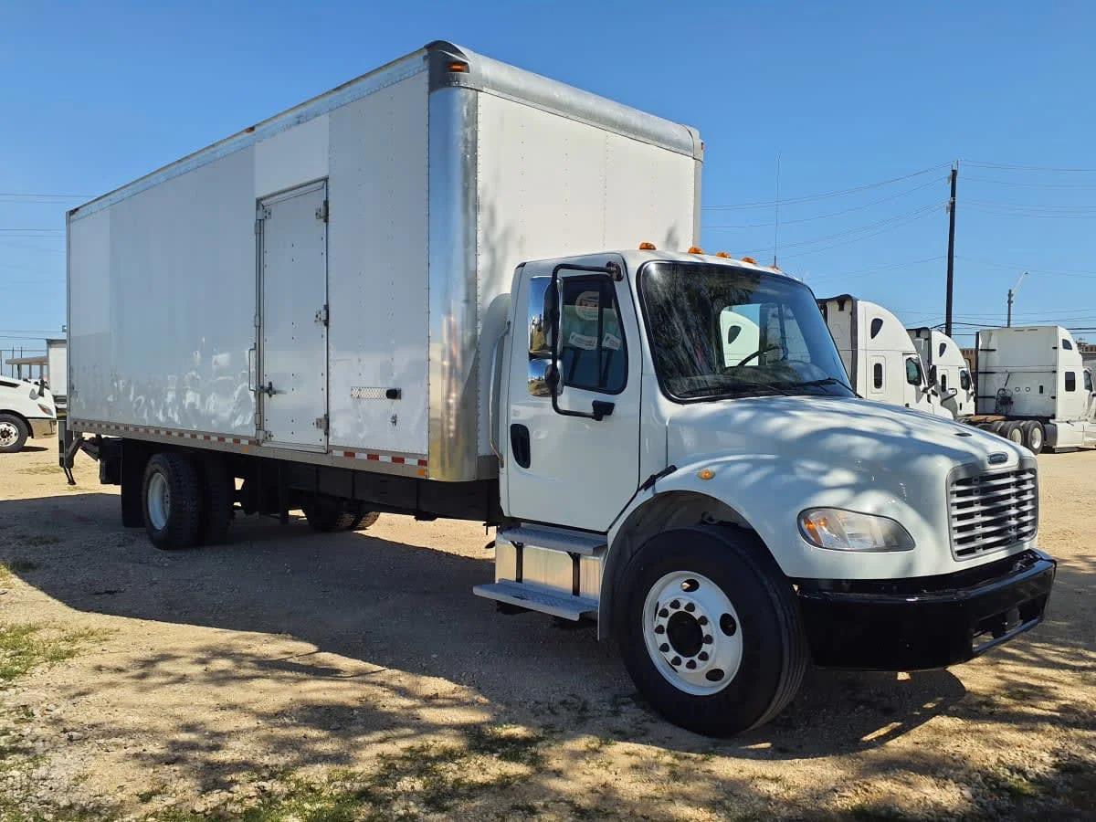 2018 Freightliner M2 106 in Converse, TX