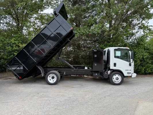 2025 Isuzu NRR