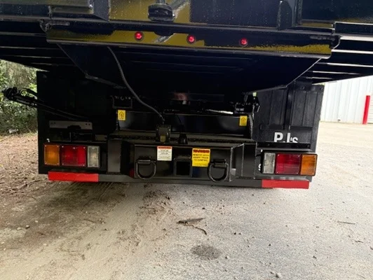 2025 Isuzu NRR in Raleigh, NC — photo 8