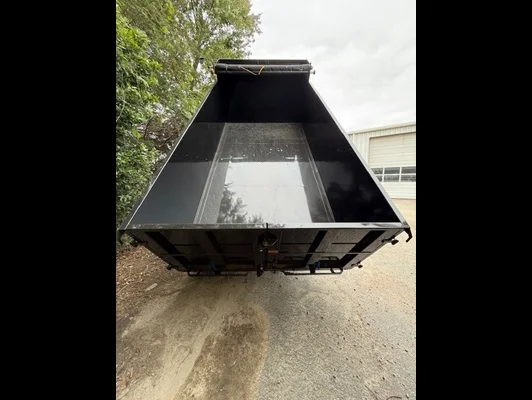 2025 Isuzu NRR in Raleigh, NC — photo 9