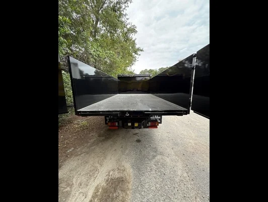 2025 Isuzu NRR in Raleigh, NC — photo 10