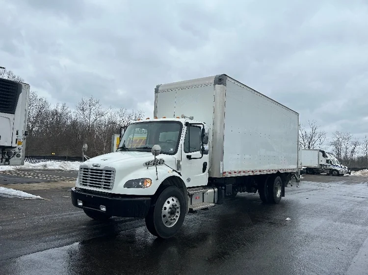 2022 Freightliner M2 106 in Akron, OH — photo 3
