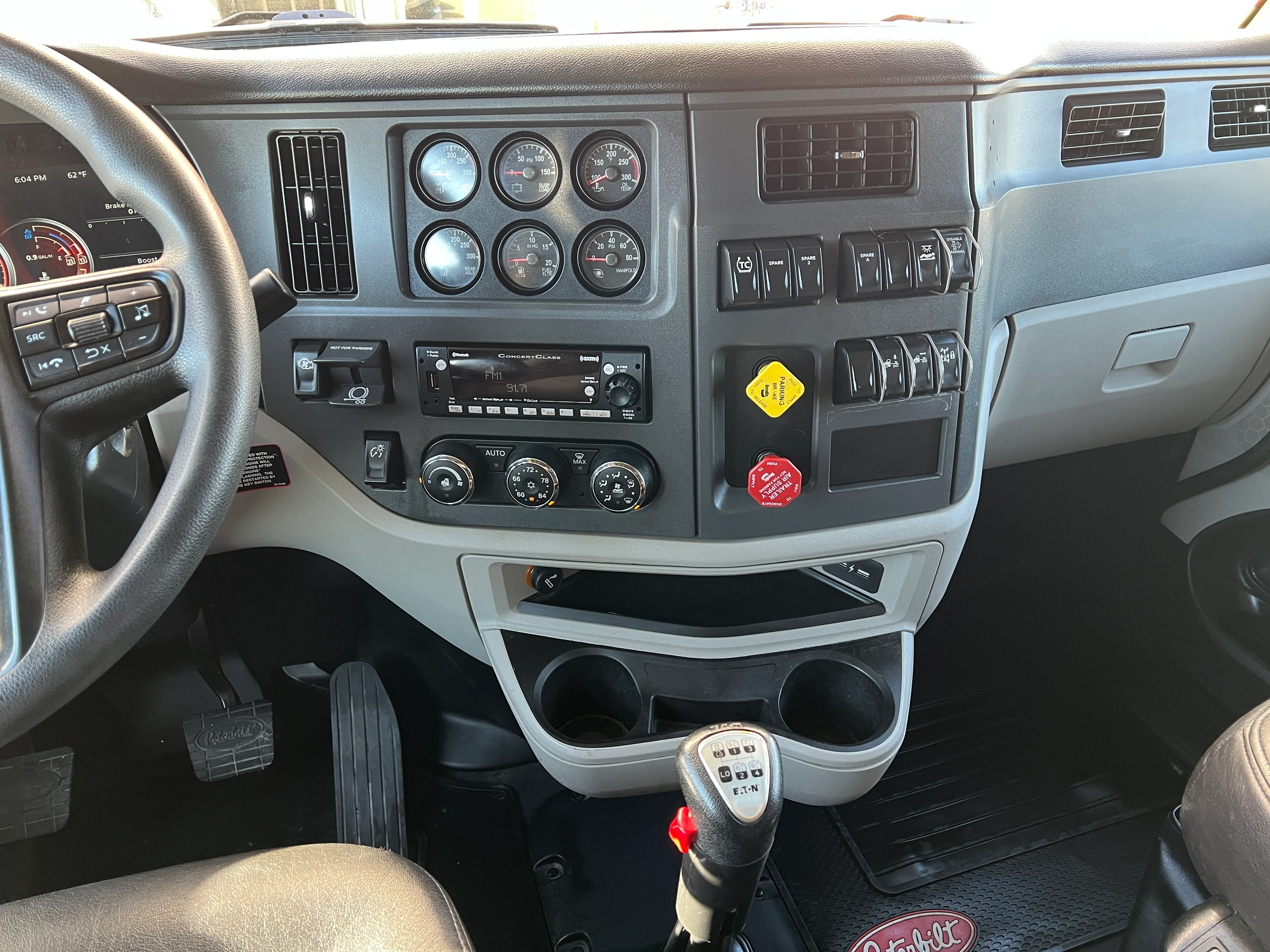 2023 Peterbilt 579 - image 8