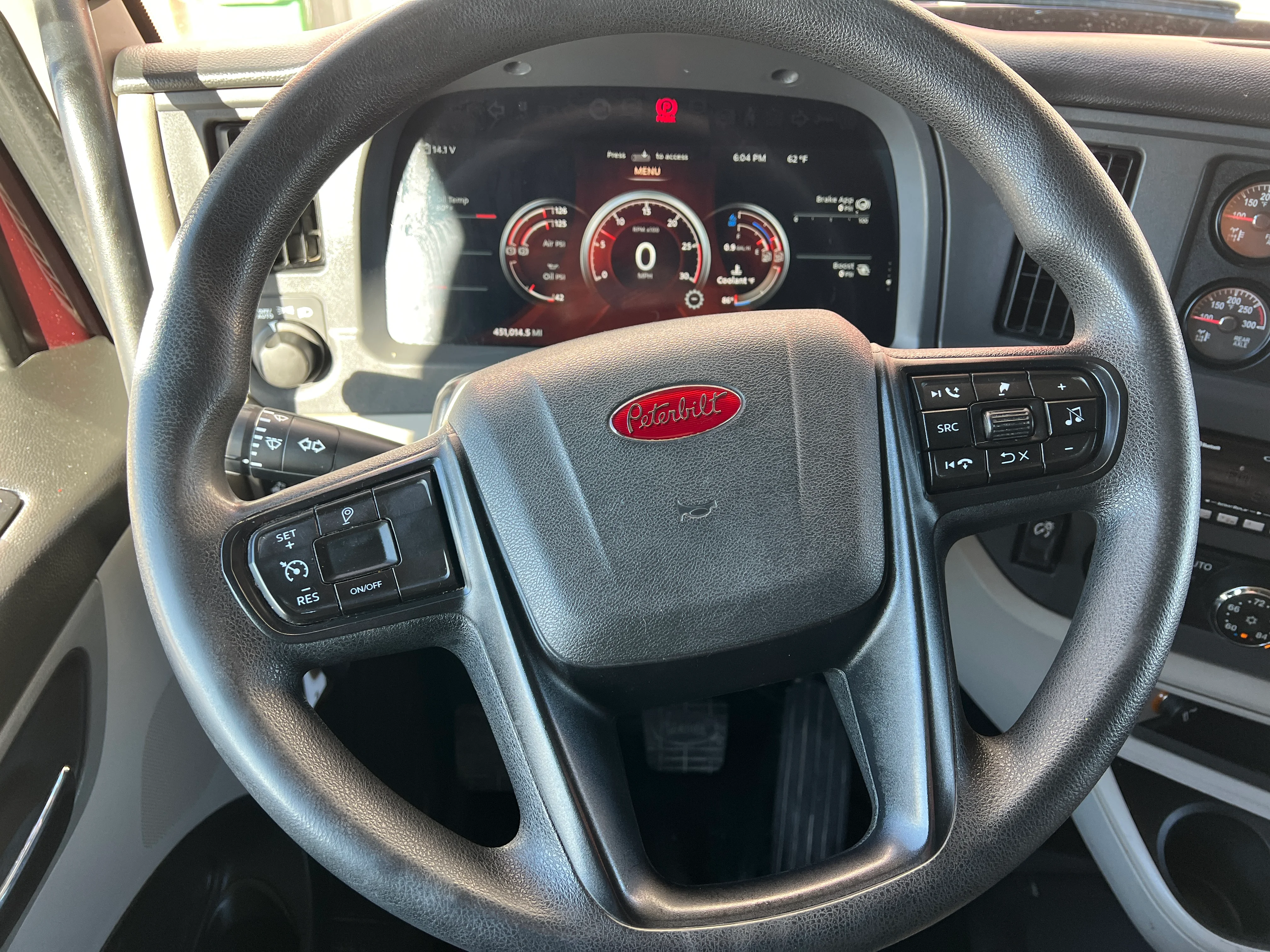 2023 Peterbilt 579 - image 6