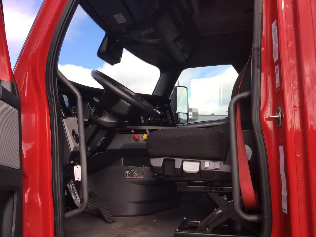 2022 Freightliner Cascadia in Spokane, WA — photo 5