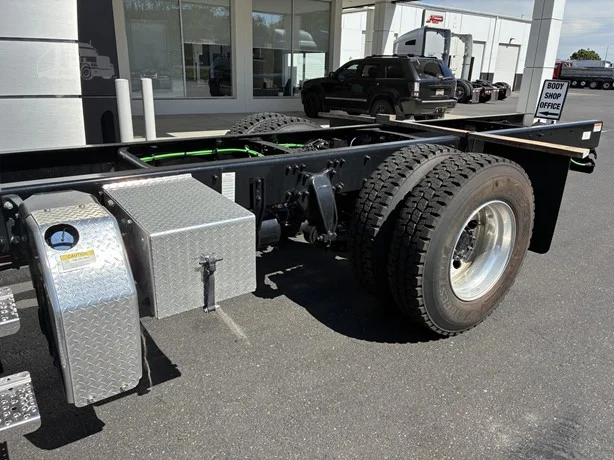 2024 Freightliner M2 106 in Portland, OR — photo 5