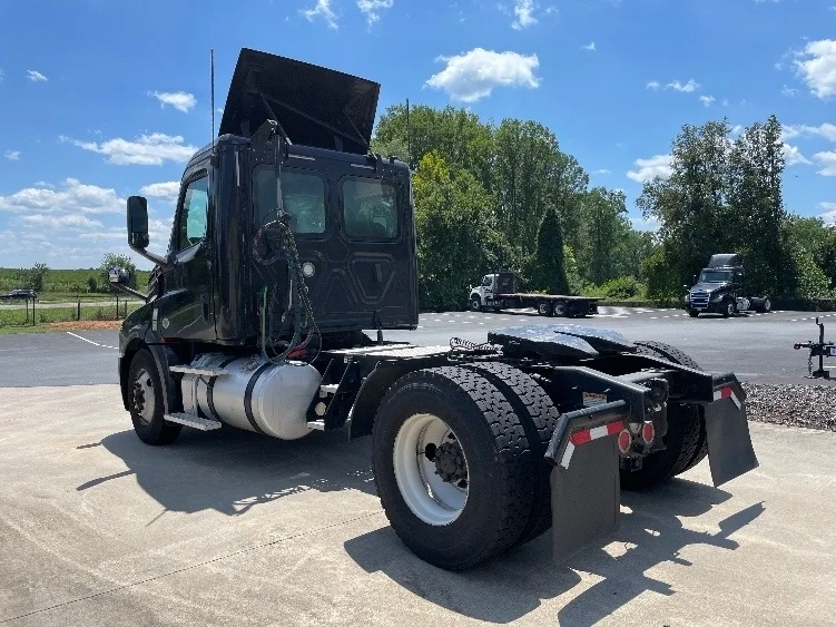 2019 Freightliner Cascadia in Statesville, NC — photo 5