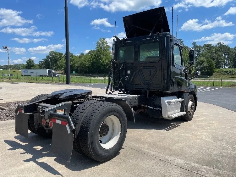 2019 Freightliner Cascadia in Statesville, NC — photo 7