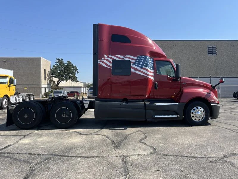 2022 International LT in Dallas — photo 2