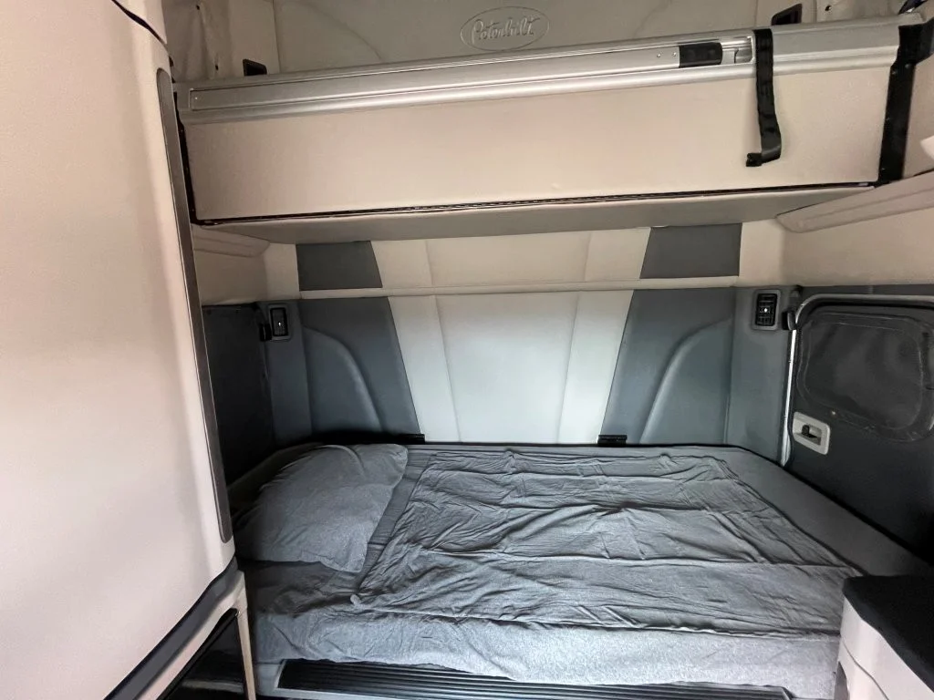 2023 Peterbilt 579 - image 14