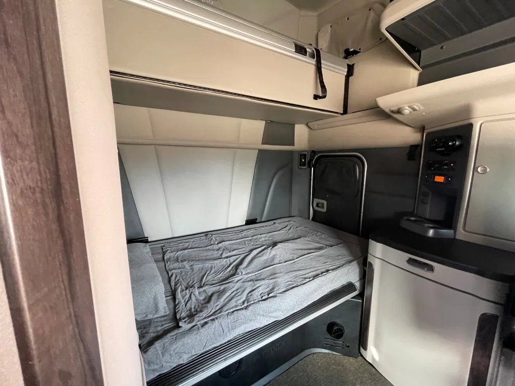 2023 Peterbilt 579 - image 15