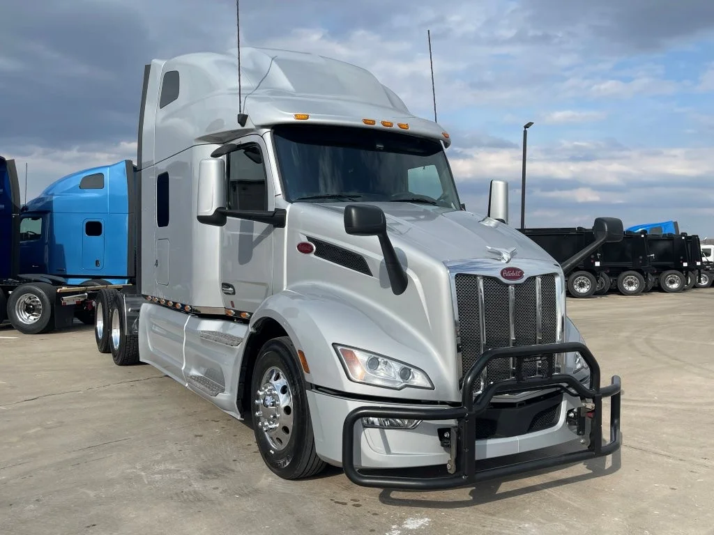 2023 Peterbilt 579 - image 7