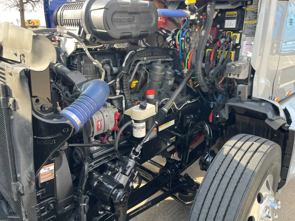 2023 Peterbilt 579 - image 9