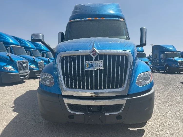 2021 International LT in El Paso, TX — photo 2