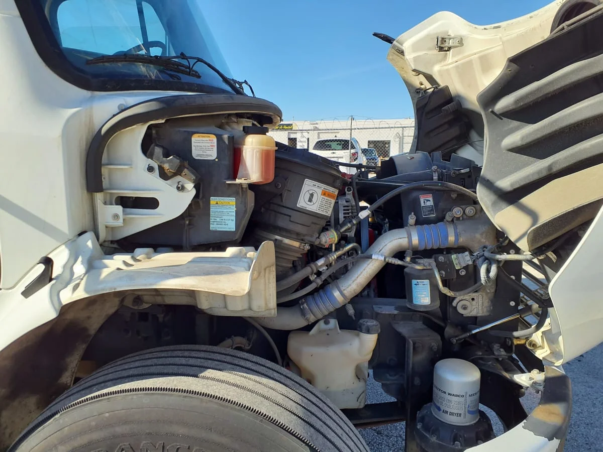 2015 Freightliner M2 106 - image 9