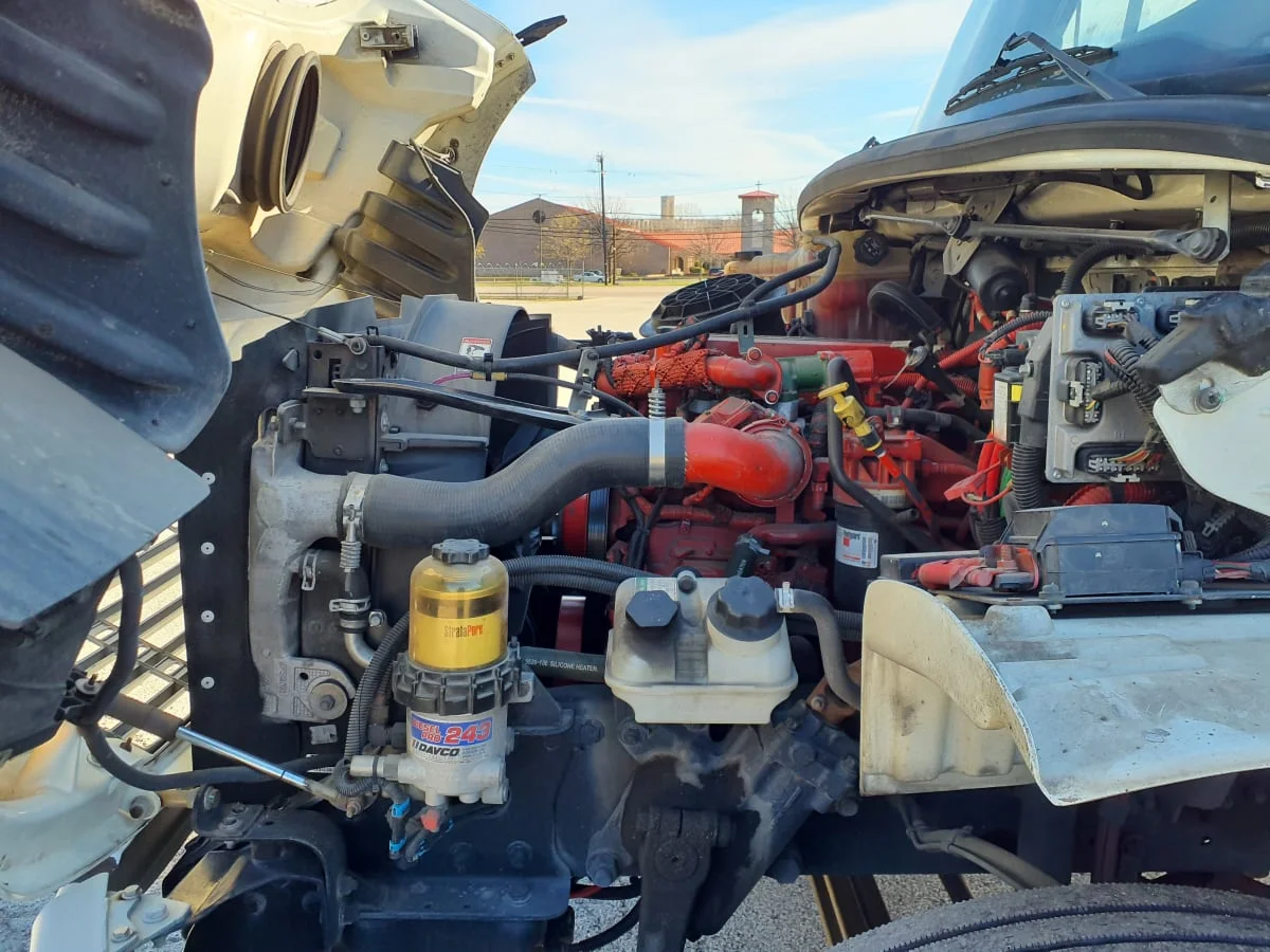 2015 Freightliner M2 106 in Fort Worth, TX — photo 11