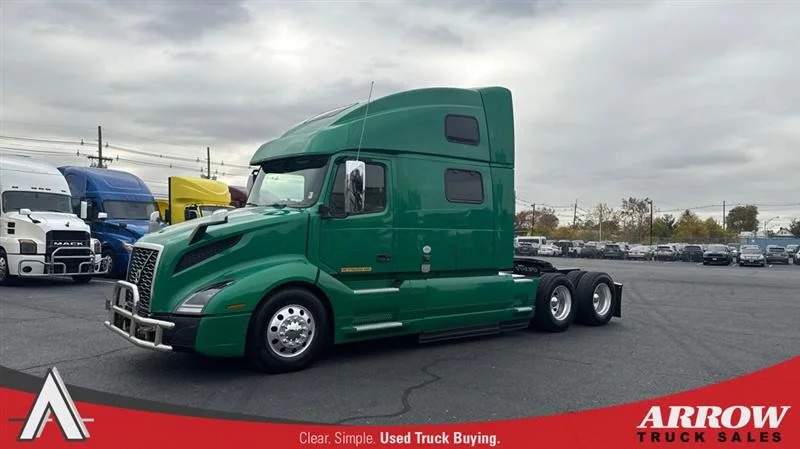 2021 Volvo VNL 860 in Elizabeth, NJ