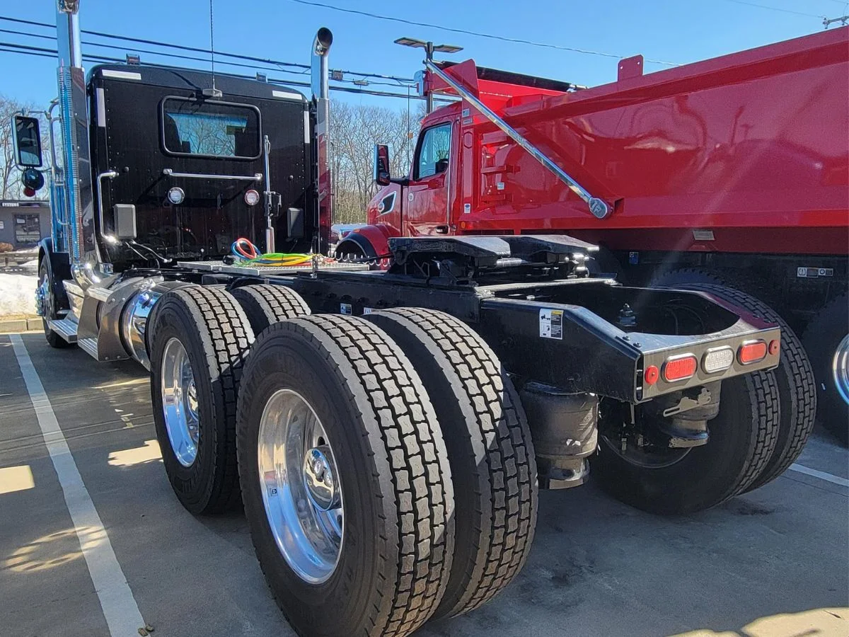 2027 Peterbilt 589 in Plainville, MA — photo 8