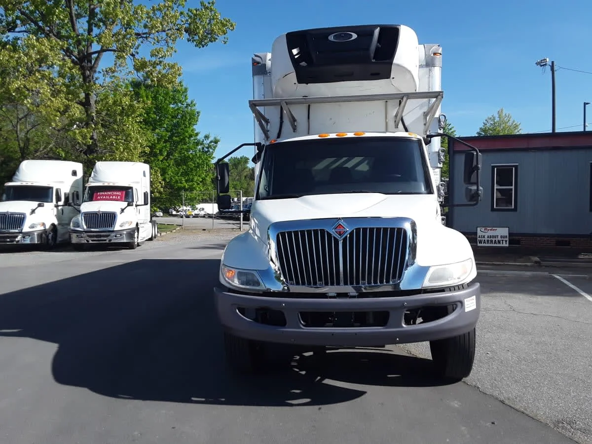 2020 International MV - image 2