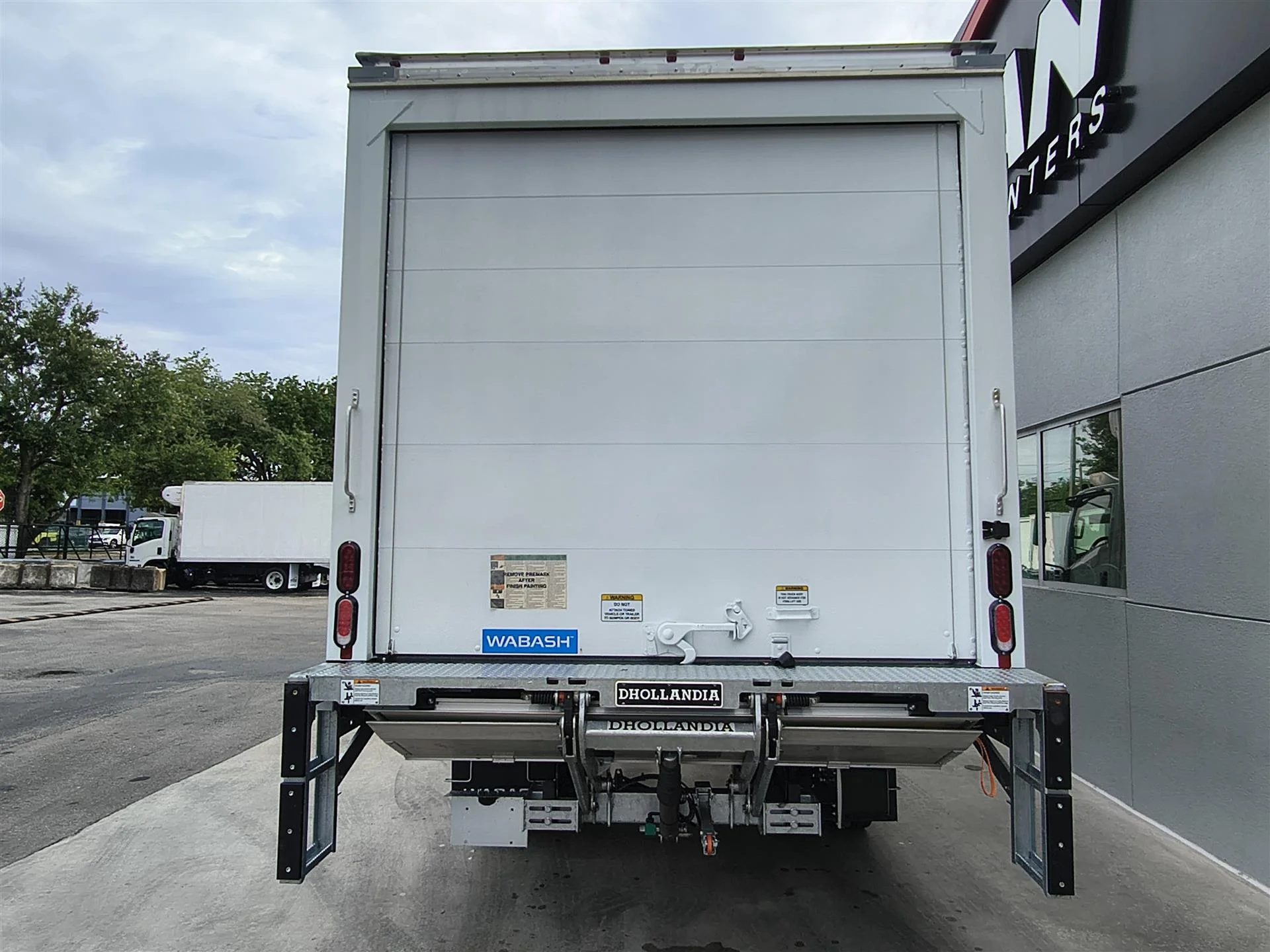 2026 Isuzu NRR in Miami, FL — photo 5