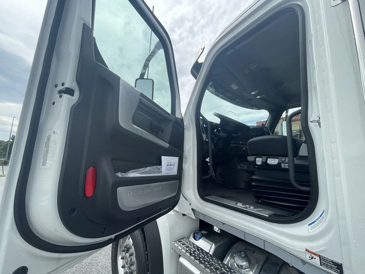2026 Western Star 47X in Chattanooga, TN — photo 9