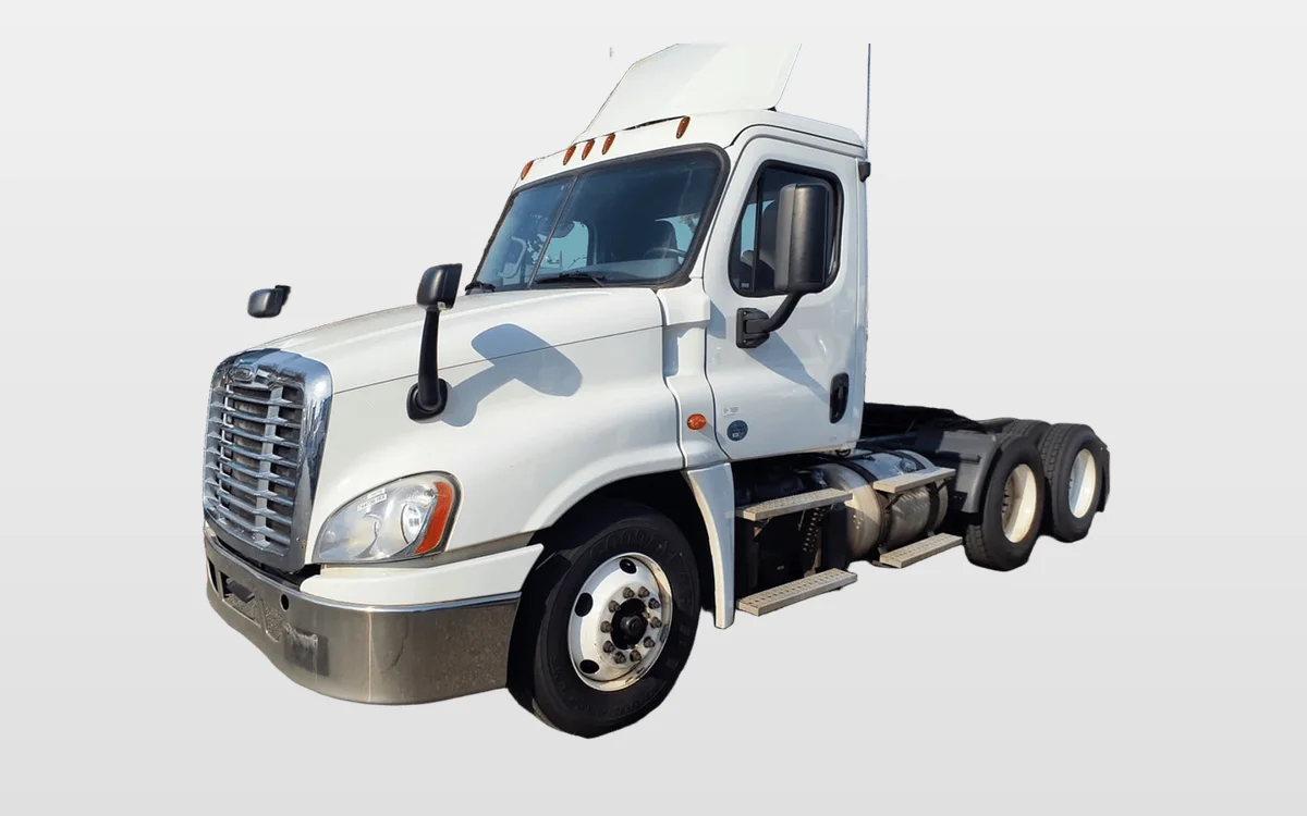 2017 Freightliner Cascadia - image 1