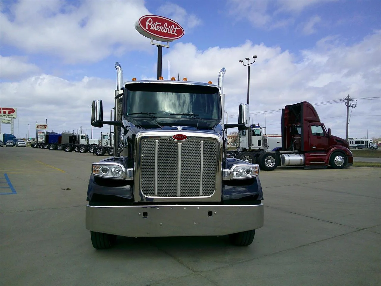 2027 Peterbilt 567