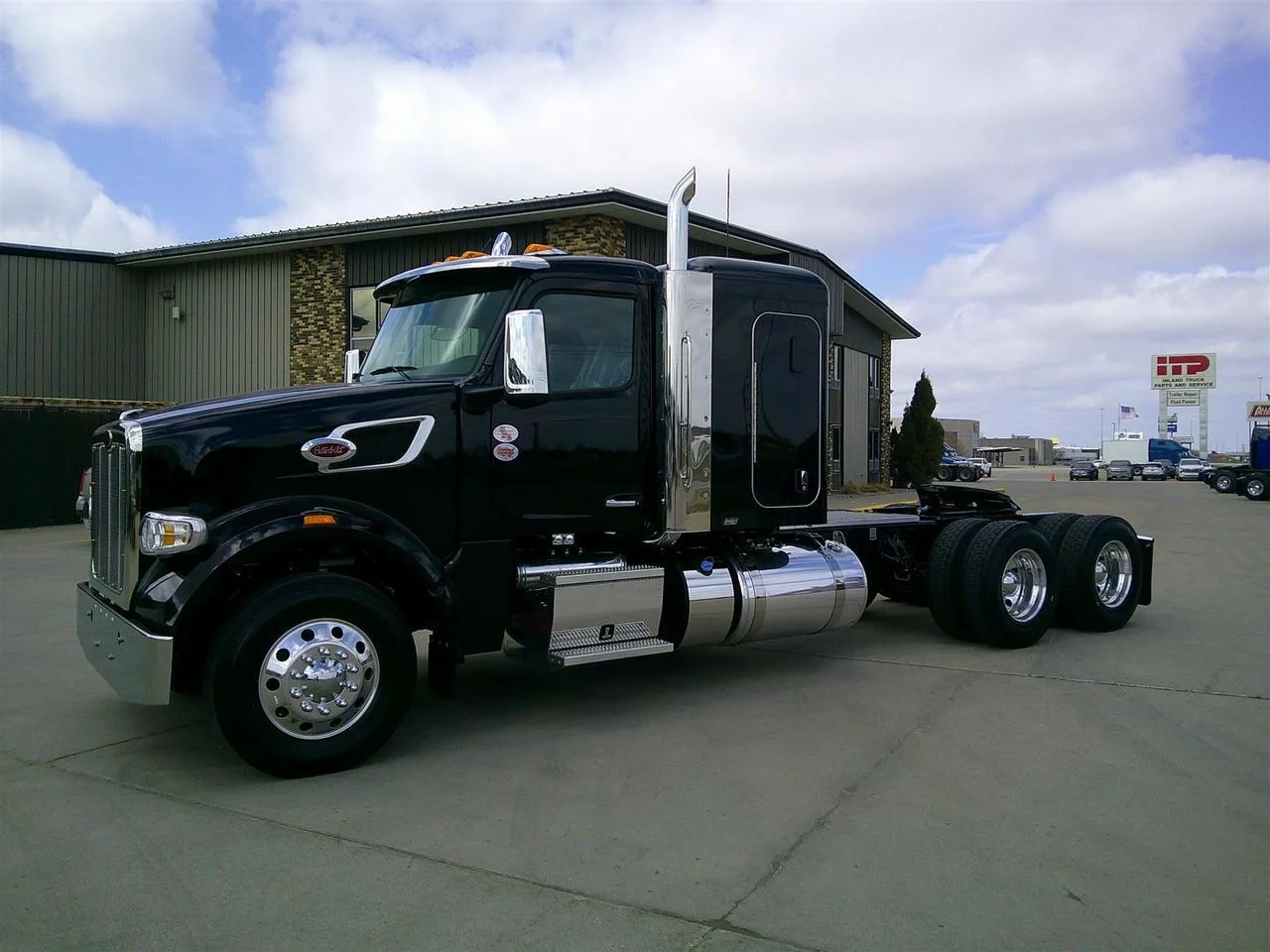2027 Peterbilt 567 in Fargo, ND — photo 12