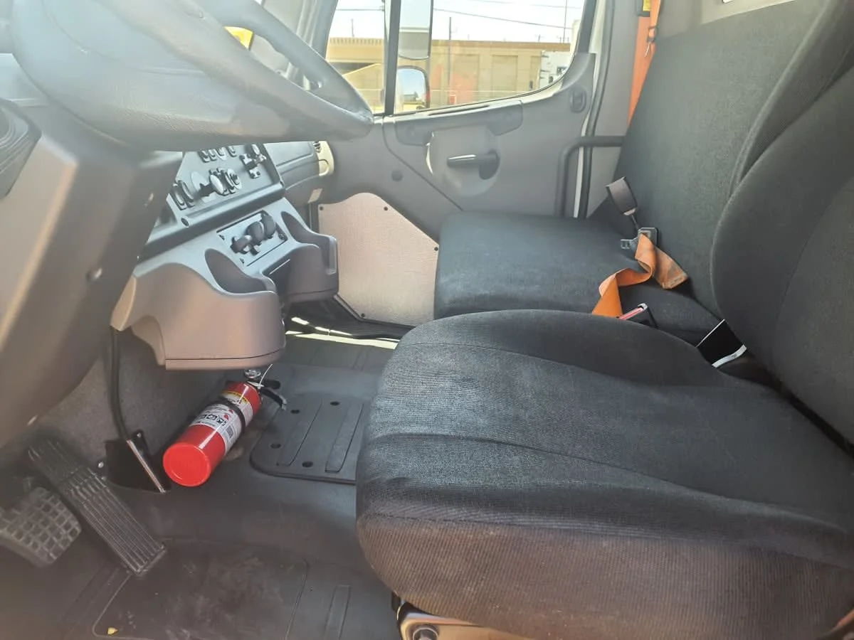 2019 Freightliner M2 106 in Converse, TX — photo 10