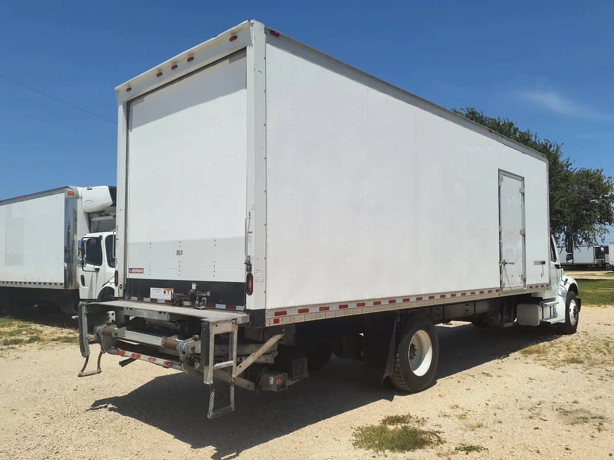 2019 Freightliner M2 106 in Converse, TX — photo 4