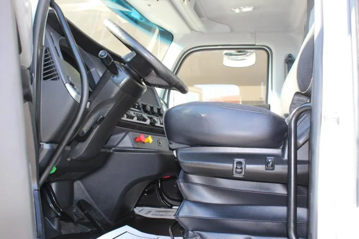 2023 Kenworth T880 - image 12