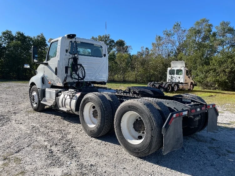 2019 International LT - image 5