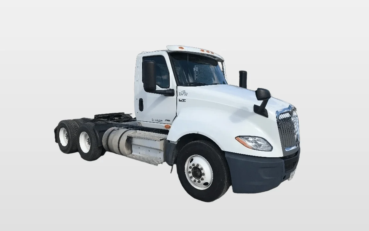 2019 International LT - image 1