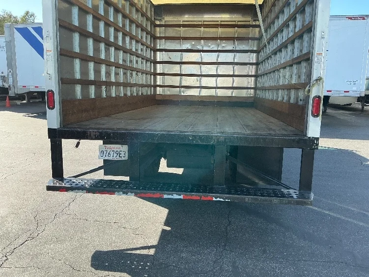 2021 Isuzu NQR - image 9