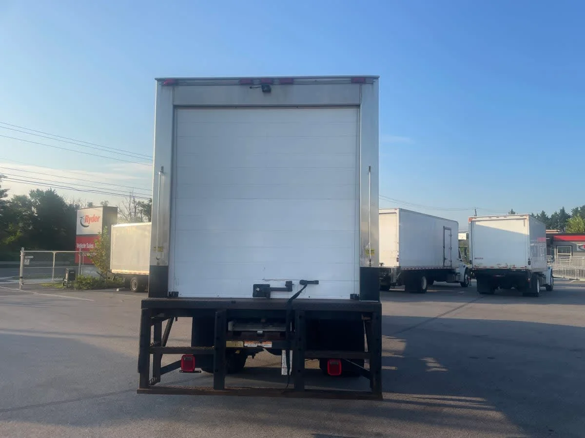 2018 Freightliner M2 106 in Beltsville, MD — photo 5