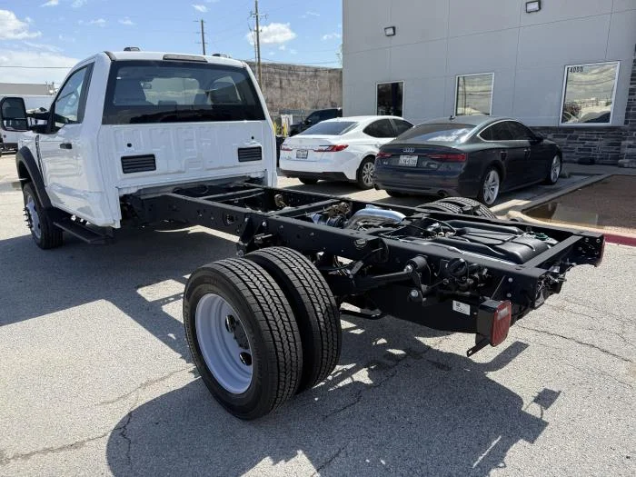 2026 Ford F-550 — photo 4
