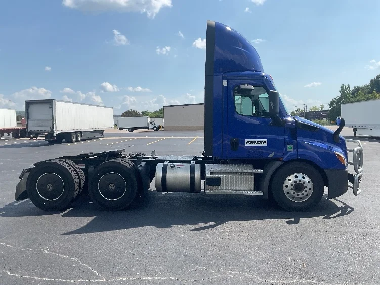2021 Freightliner Cascadia in Nashville (Mount Juliet), TN — photo 8