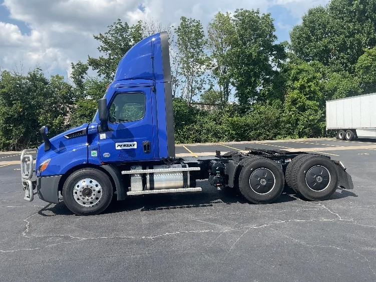2021 Freightliner Cascadia in Nashville (Mount Juliet), TN — photo 4