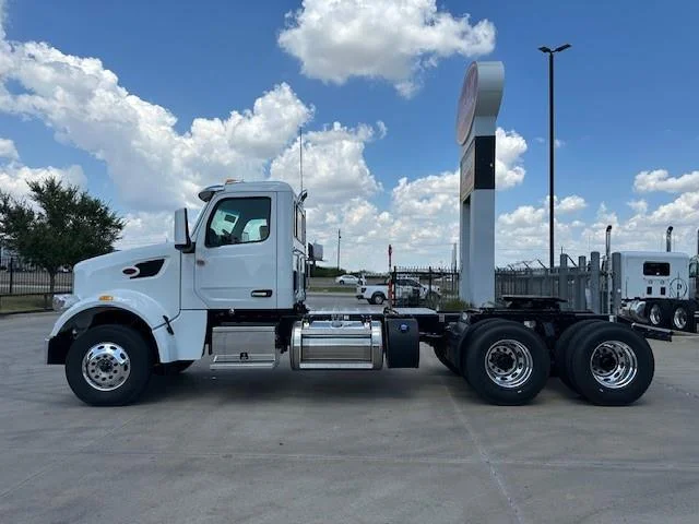 2026 Peterbilt 567 - image 4